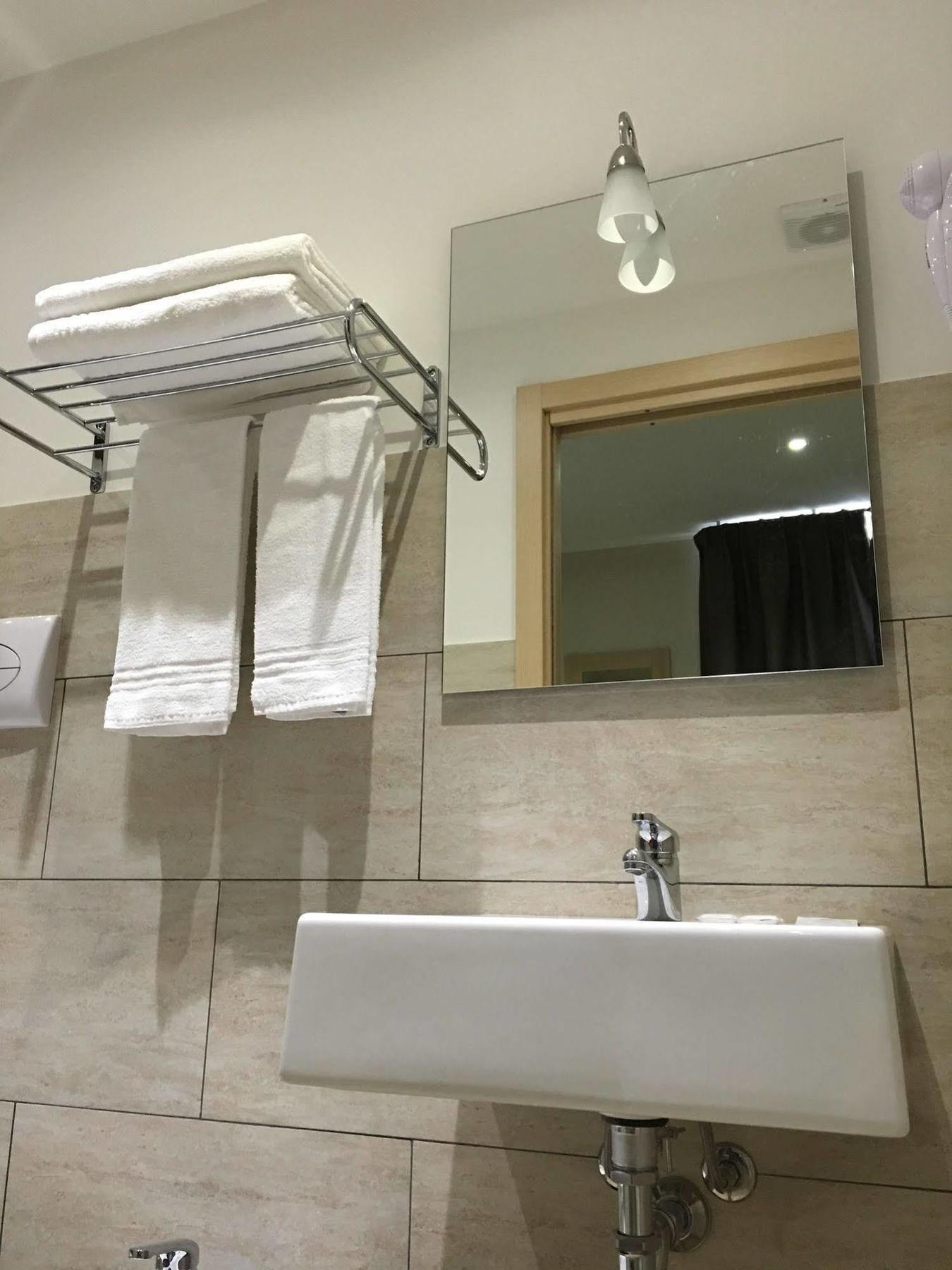 Hotel San Biagio มิลาน ภายนอก รูปภาพ